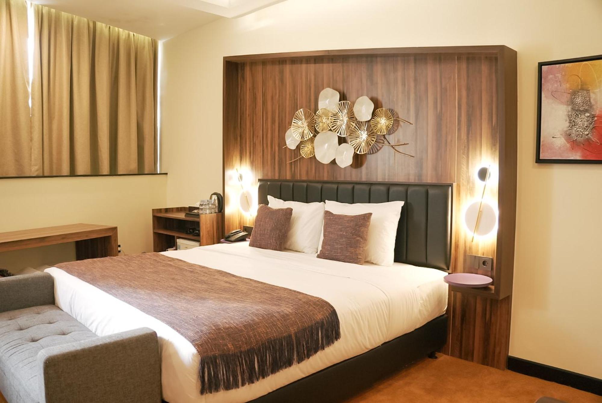 Oak Tree Urban Hotel Jakarta Exterior photo